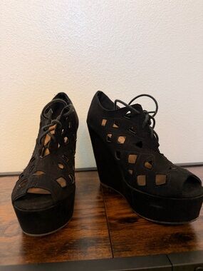 Women's Black Lace-Up Cutout Platform Wedge Heels